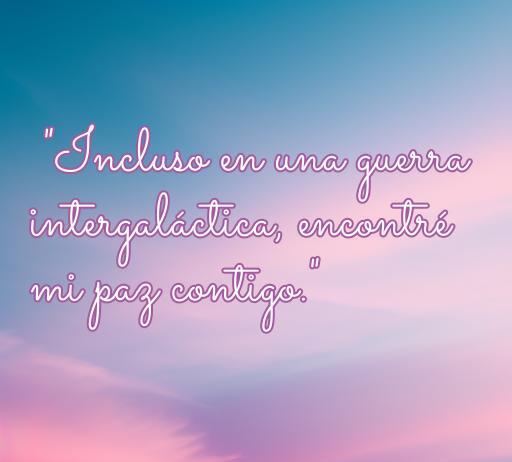 Frase de amor inspirada en los Vengadores: 'Incluso en una guerra intergaláctica, encontré mi paz contigo.' Mensaje de amor y conexión en medio del caos, perfecta para los fans de las frases románticas de superhéroes.