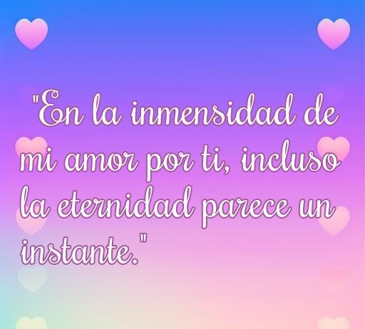 Frase inspiradora de amor infinito para mi novio, que expresa cómo el amor trasciende el tiempo. Ideal para compartir en artículos sobre frases de amor infinito.