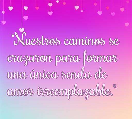 Frase inspiradora sobre el amor: 'Nuestros caminos se cruzaron para formar una única senda de amor irreemplazable' en un fondo romántico y colorido. Perfecta para ilustrar un artículo sobre frases de amor y caminos.